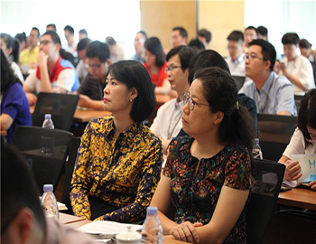 喜迎十九大 不忘初心跟党走 ——ca88登陆平台房产党委组织收看十九大开幕式